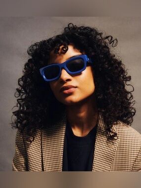 AKILA LA / NBA Jubilee Warriors Sunglasses Blue Retro Sunglasses Unisex
Jun 026)